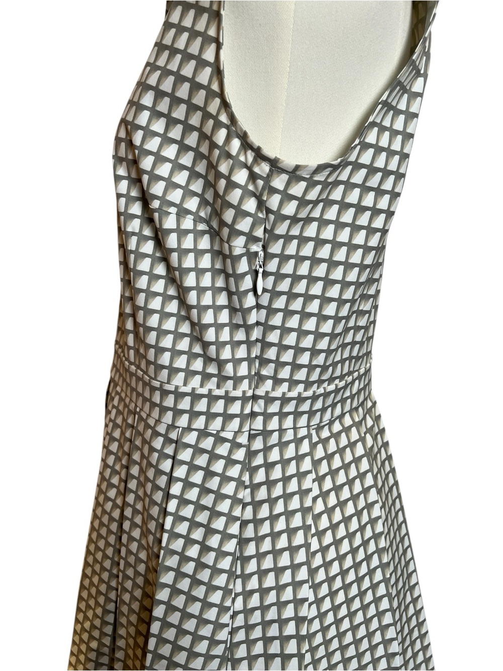 Tory Burch Stretch Golf Pleated Shirt Dress in Grey Gradient Gingham Size 6 - Picture 5 of 15